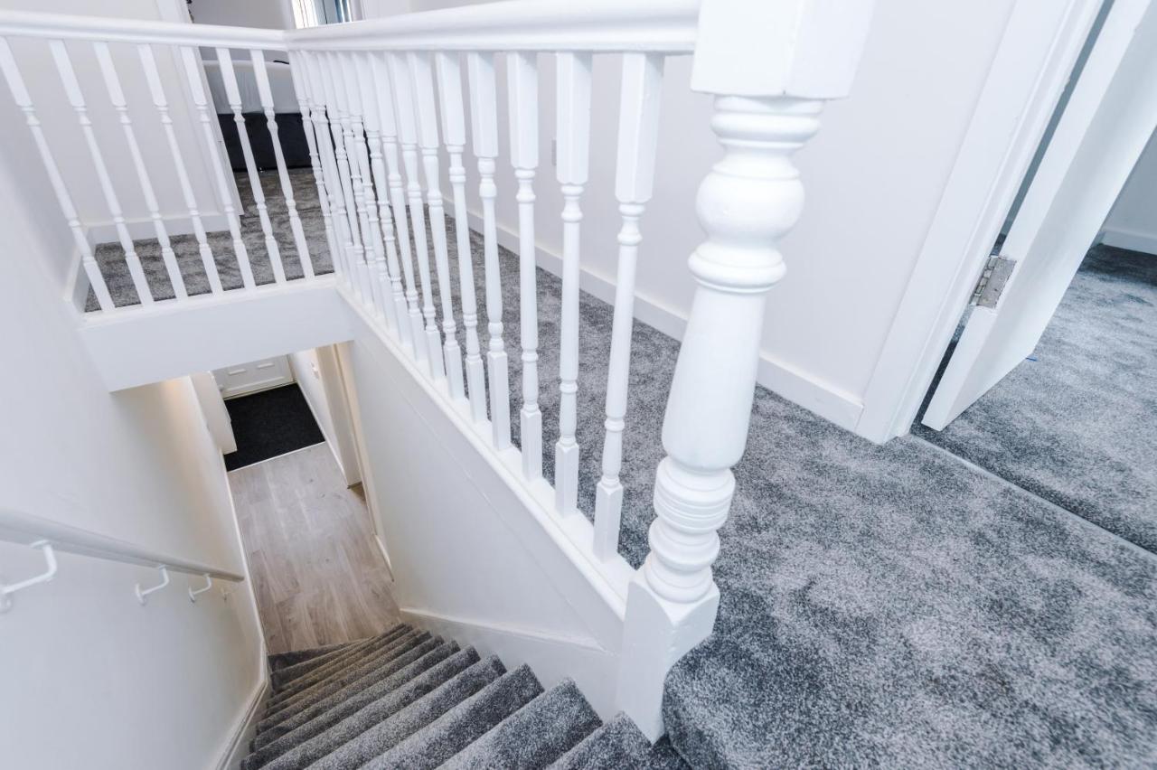 Cosy 3 Bed 3 Bath House - Central Liverpool -Self Check-In & Free Parking! Villa Exterior photo
